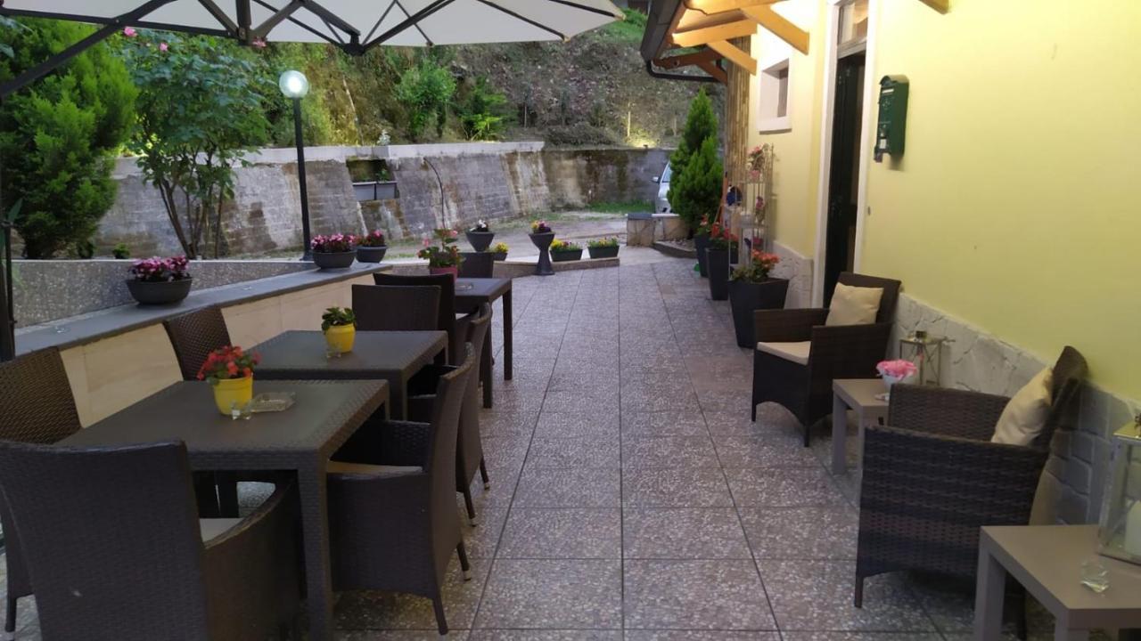 Bed and Breakfast Il Roseto Фрозиноне Экстерьер фото