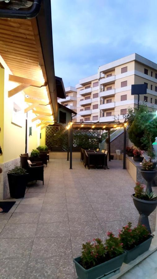 Bed and Breakfast Il Roseto Фрозиноне Экстерьер фото