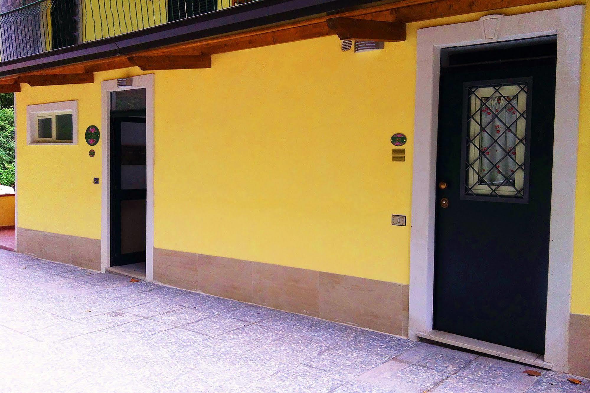 Bed and Breakfast Il Roseto Фрозиноне Экстерьер фото