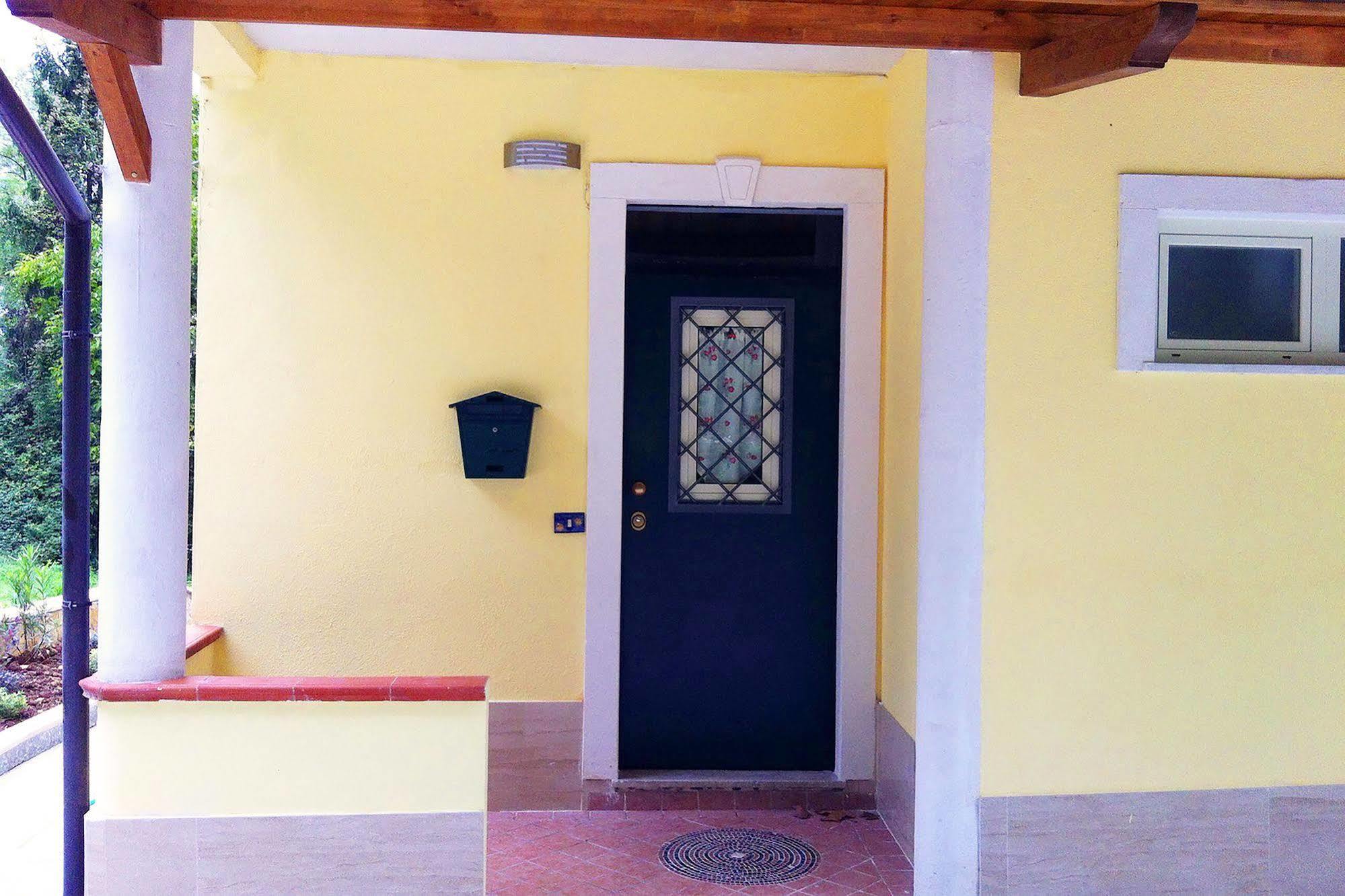 Bed and Breakfast Il Roseto Фрозиноне Экстерьер фото